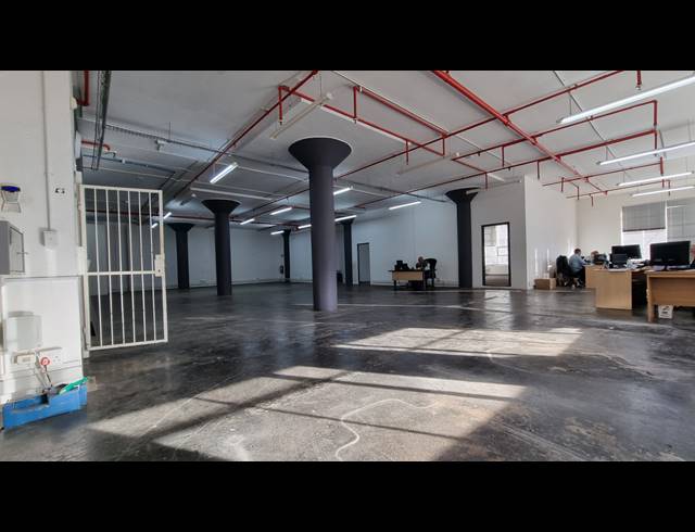 506M² BUSINESS TO LET IN WOODSTOCK